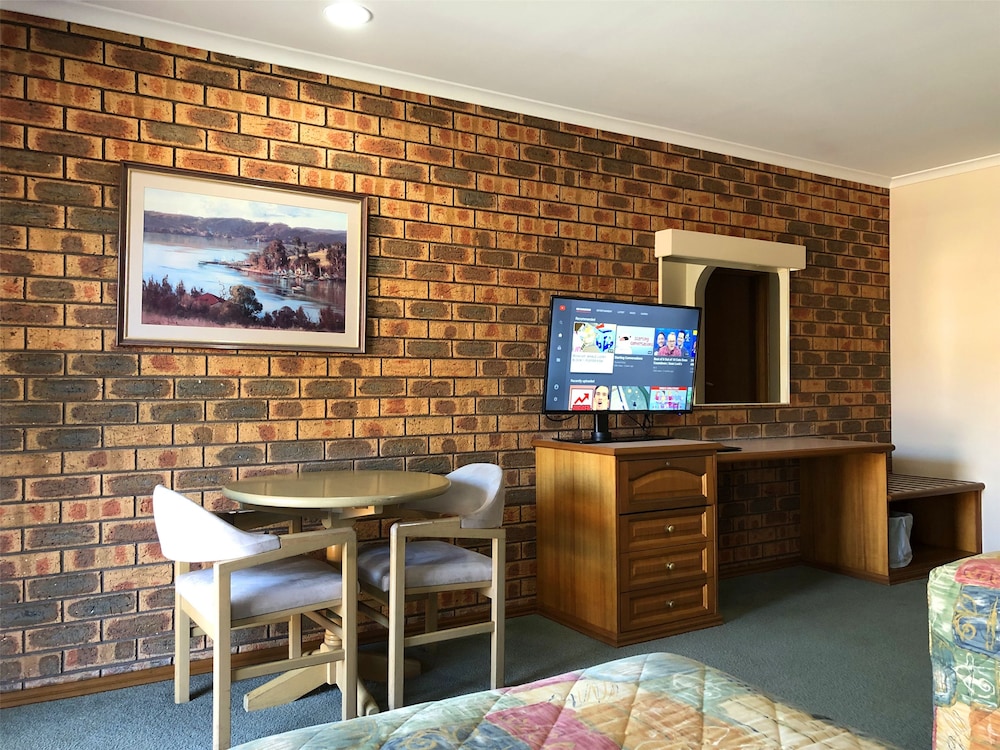 Standard Spa Twin Room - 1 Queen Bed and 1 Single Bed photo 3