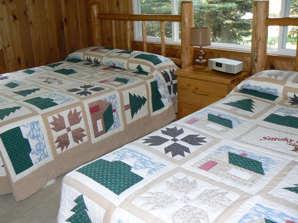 Suite, 2 Queen Beds, Mountain View (Apgar Suite) photo 1
