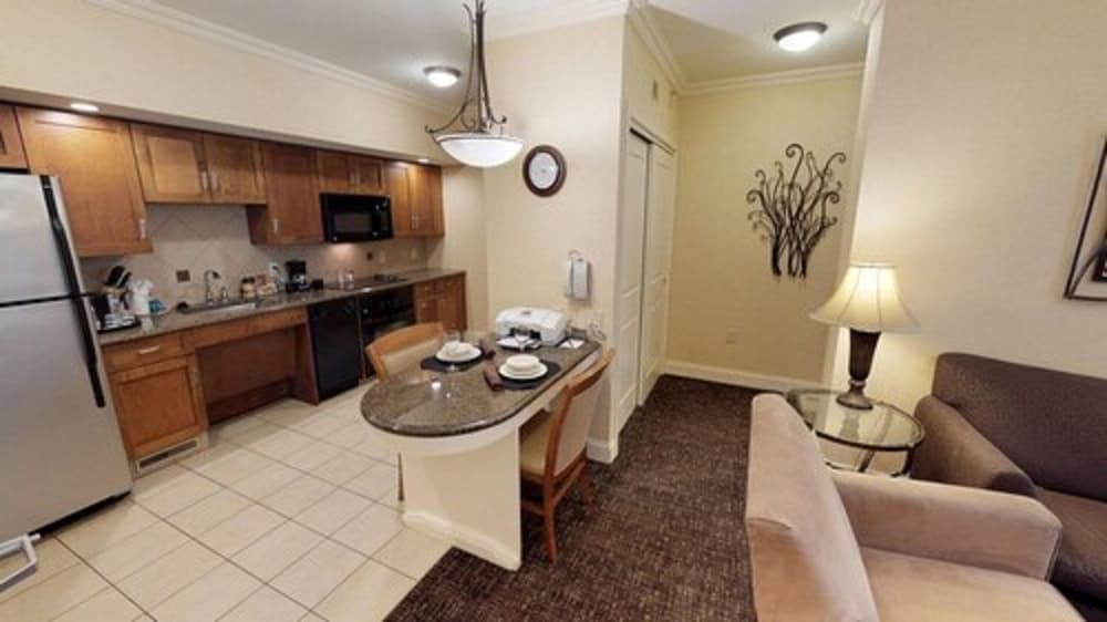 Suite, 1 King Bed, Non Smoking, Kitchen (Living Room;with Sofabed) - Photo 4
