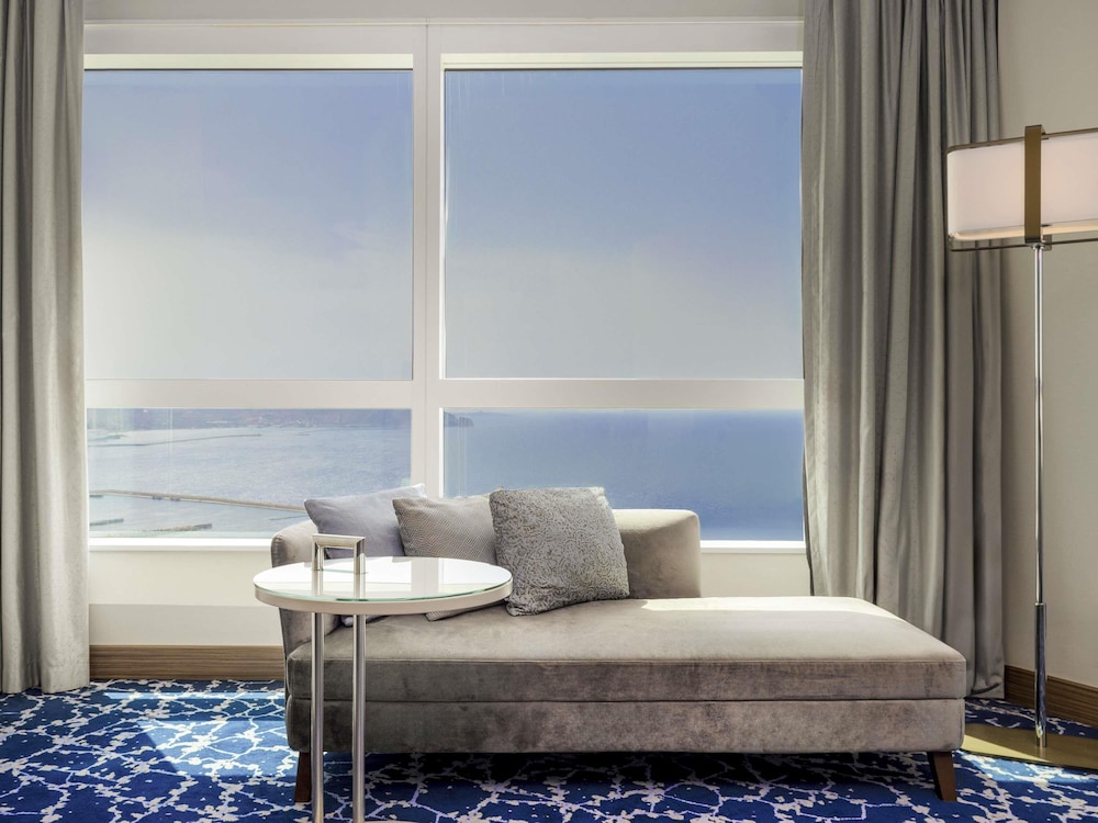 Executive Suite, 1 King Bed photo 2