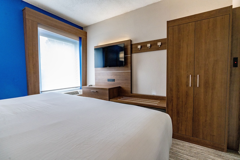Suite, 1 Bedroom - Photo 5
