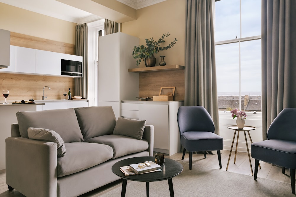 Apartment, 2 Bedrooms, Garden View - Photo 1