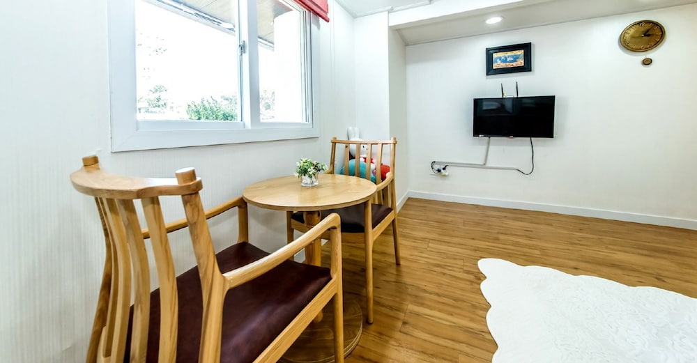 Basic House (B) photo 2