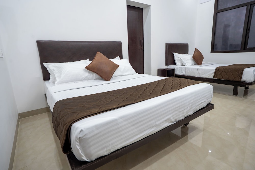Deluxe Triple Room, Balcony, City View