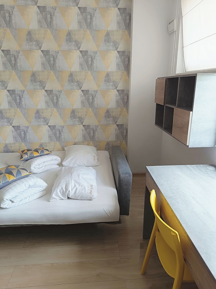 Economy Studio Suite