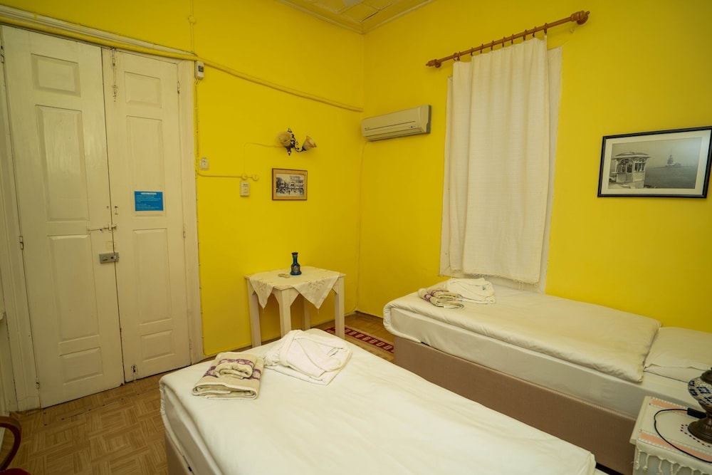 Standard Double or Twin Room photo 2