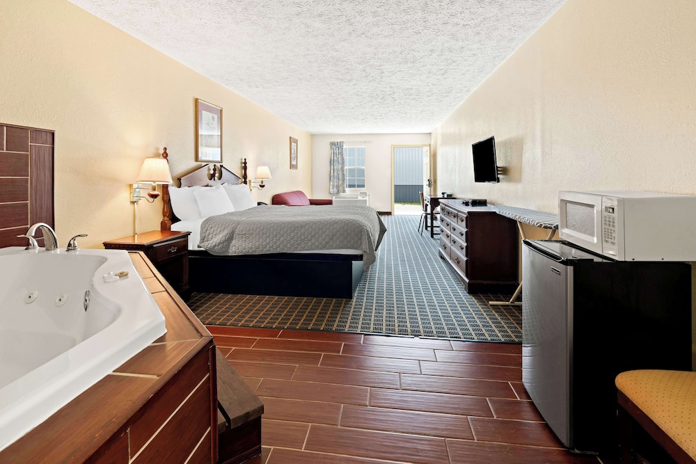 Room, 1 King Bed photo 3