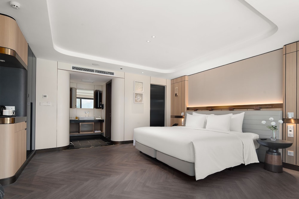 Executive Suite with Balcony photo 3
