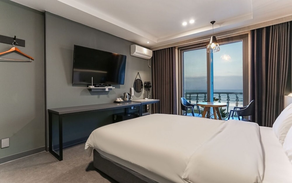 Double Room, Ocean View photo 3