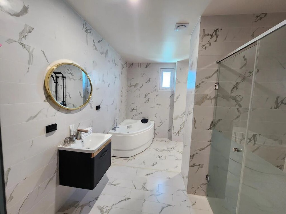 Luxury Studio Suite photo 2