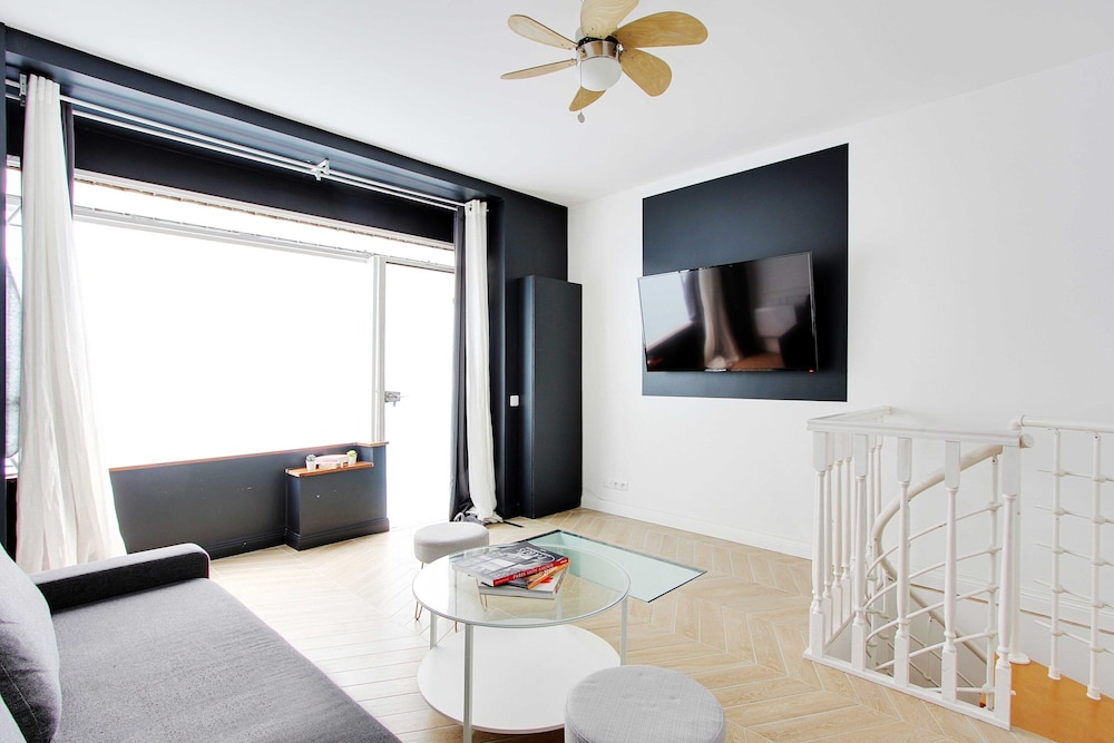 Apartment photo 2
