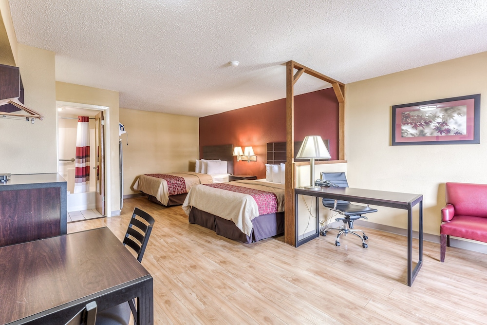 Deluxe Room, 2 Queen Beds, Non Smoking - Photo 12