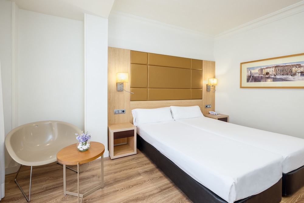 Double Room - Photo 2