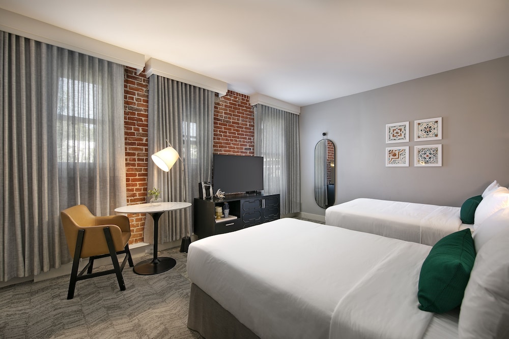 Room, 2 Double Beds, Accessible (Roll In Shower) photo 2