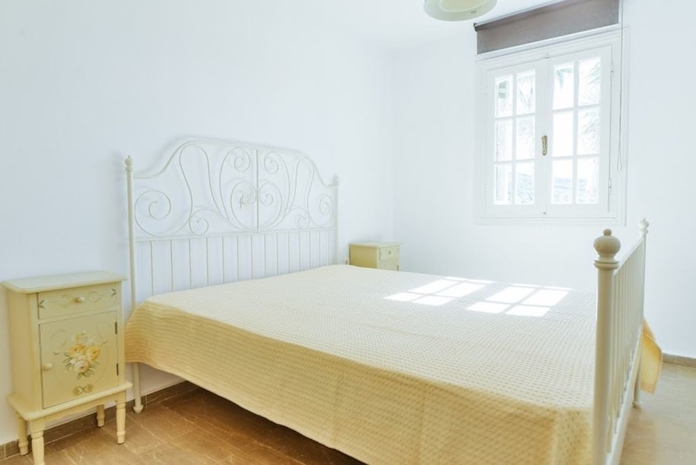 House, 3 Bedrooms photo 2