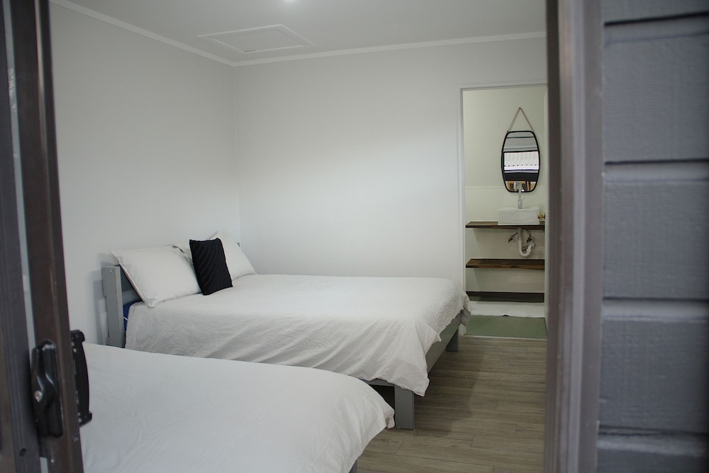 Standard Triple Room (Double with Single Bed) photo 2