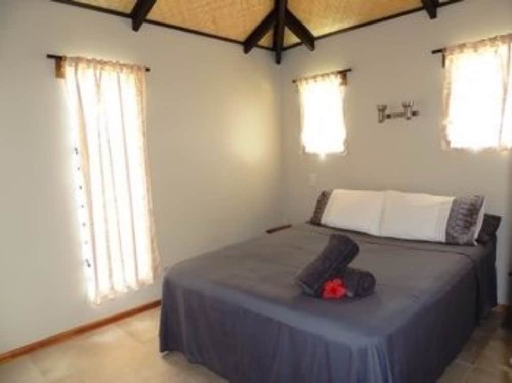 Bungalow 4, 1 Bedroom, Beachview, Beachfront photo 1