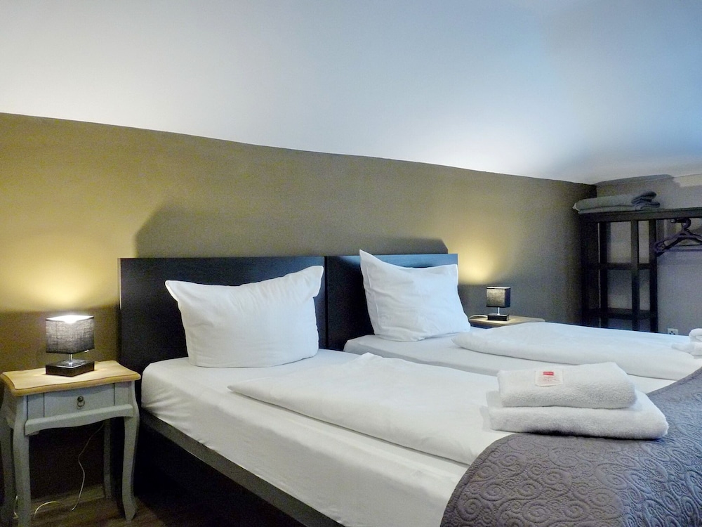 Double or Twin Room, Ensuite photo 1