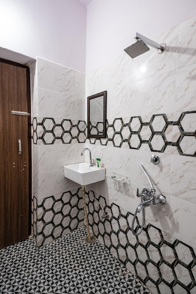 Standard Room - Photo 8