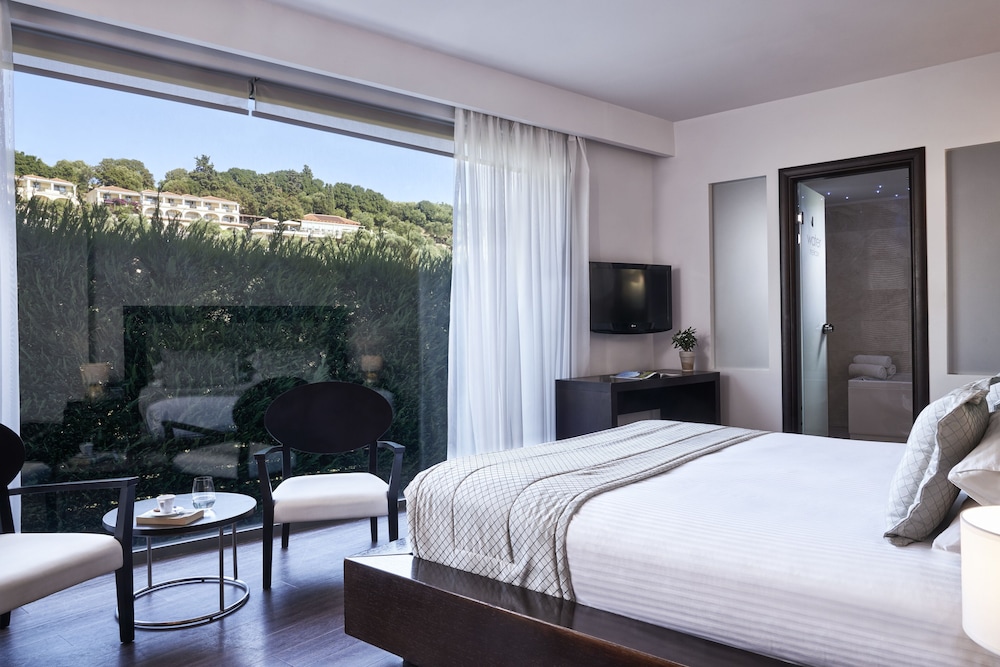 Executive Room, 1 King Bed - Photo 4