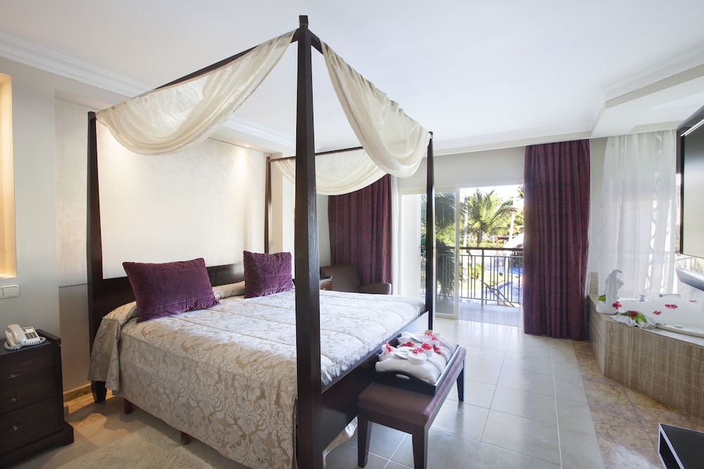 Colonial Junior Suite with Jacuzzi photo 3