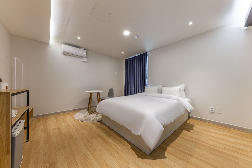[Early Check In At 12pm] Standard Double Room - Photo 3