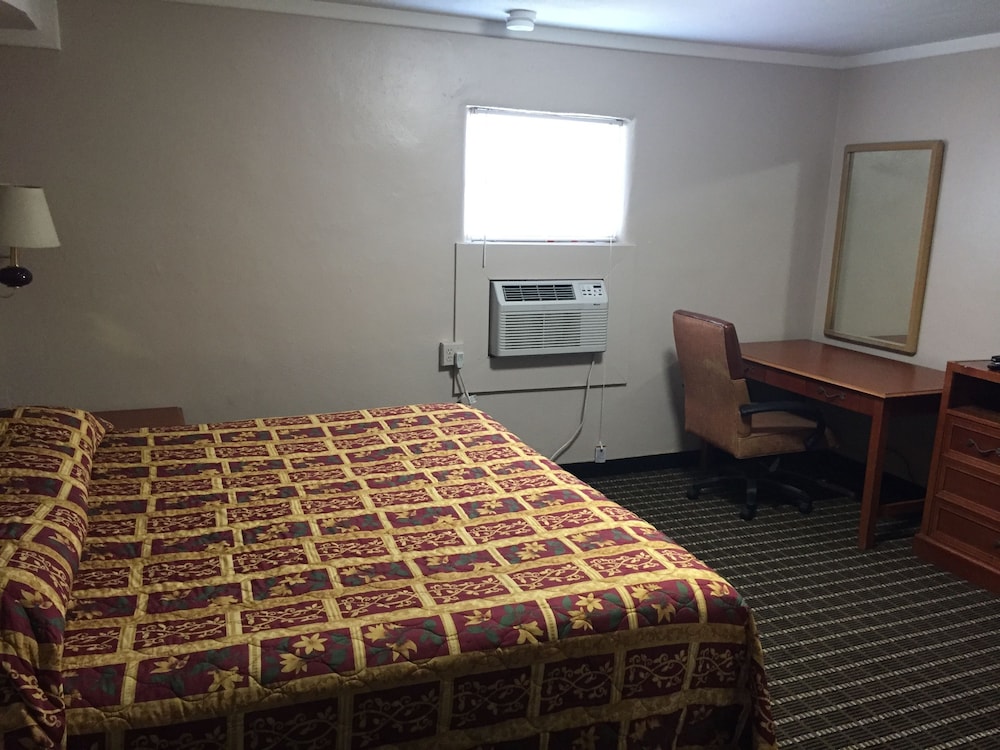 Room, 1 King Bed, Non Smoking photo 1