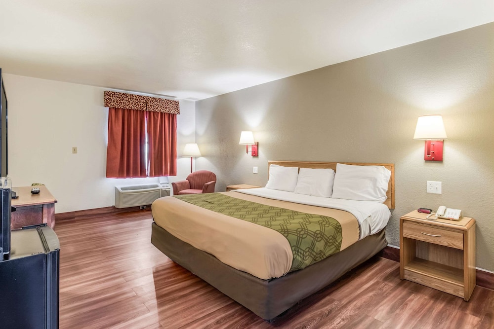 Room, 1 Queen Bed, Accessible, Smoking photo 1