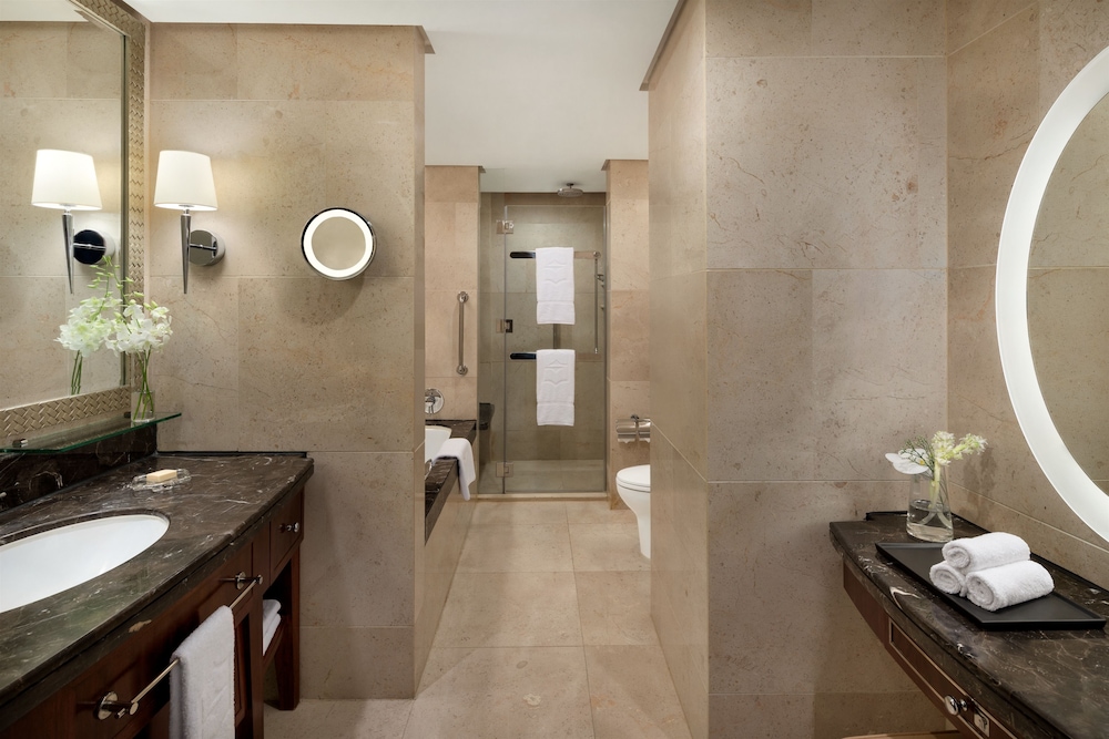 Shangri-La Wing, Executive Suite, 2 Twin Beds thumbnail 6