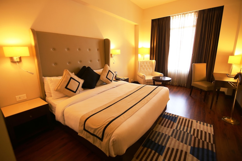 Executive Room - Photo 6
