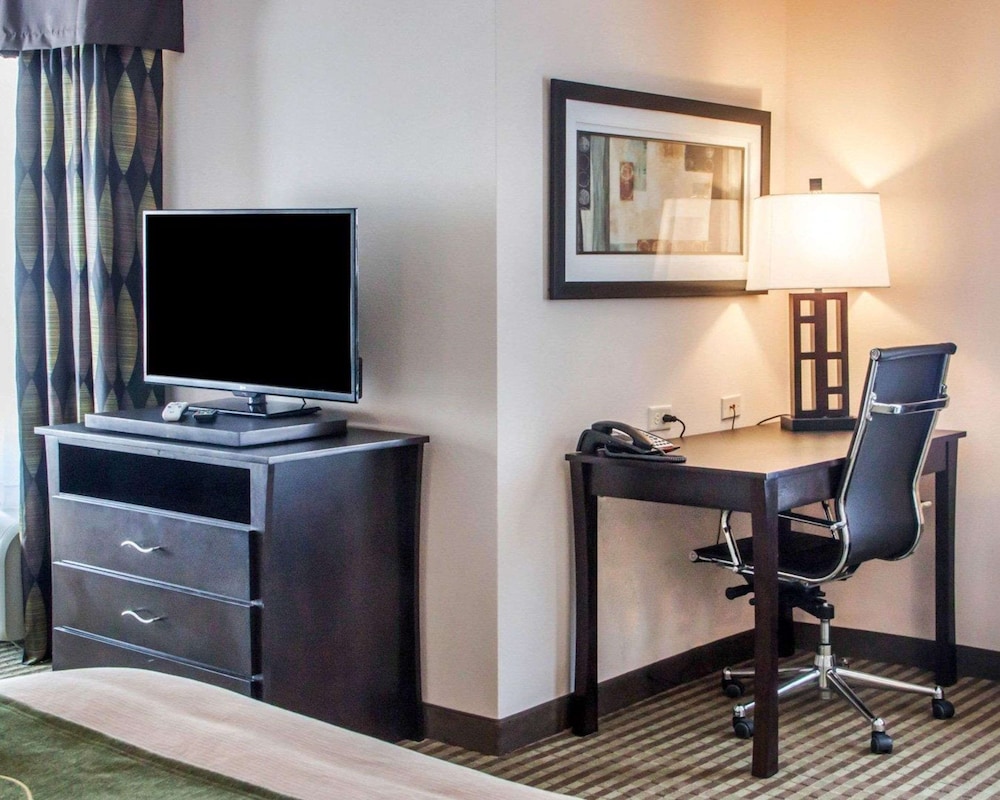 Suite, Non Smoking photo 1