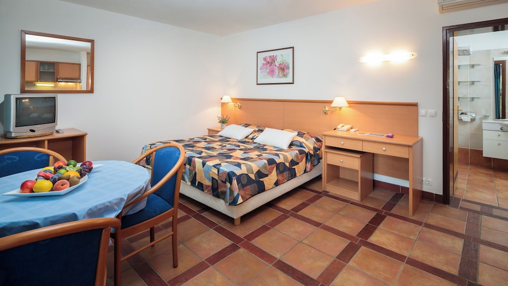 Deluxe Double Room, Park View photo 1