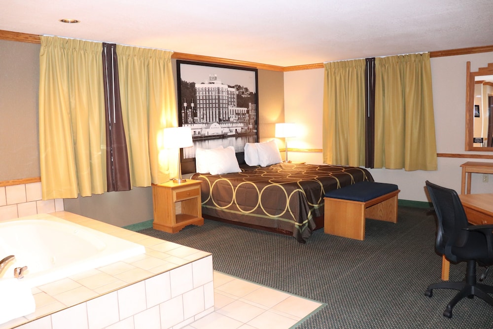 Suite, 1 King Bed with Sofa bed, Non Smoking, Hot Tub - Photo 2