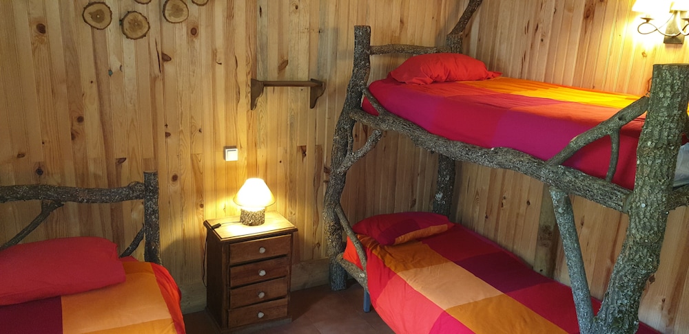 Basic Cabin, 3 Twin Beds (Peñota 3)