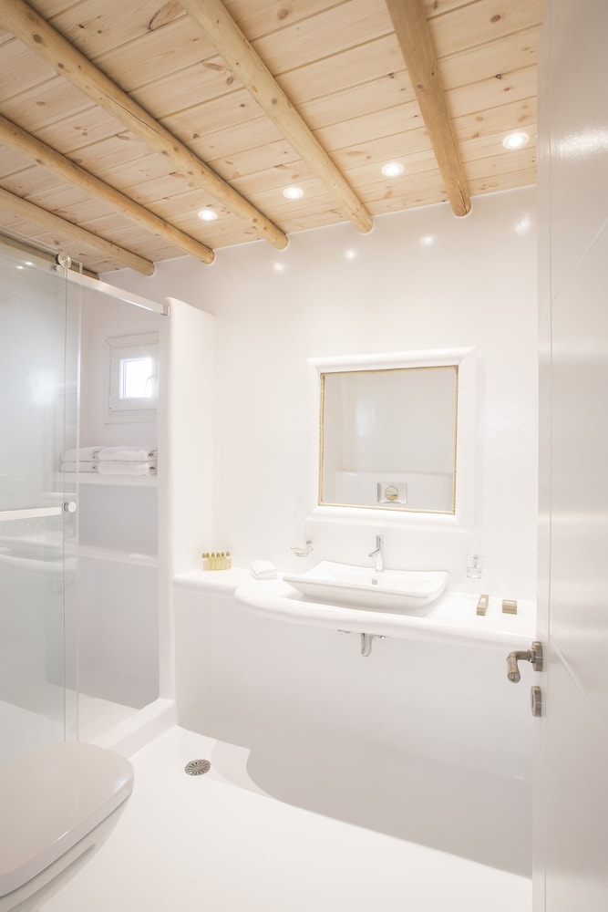 Superior Suite - Photo 4