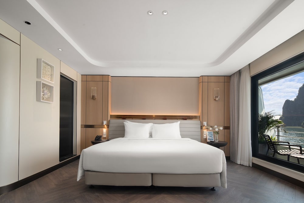 Executive Suite with Balcony photo 2