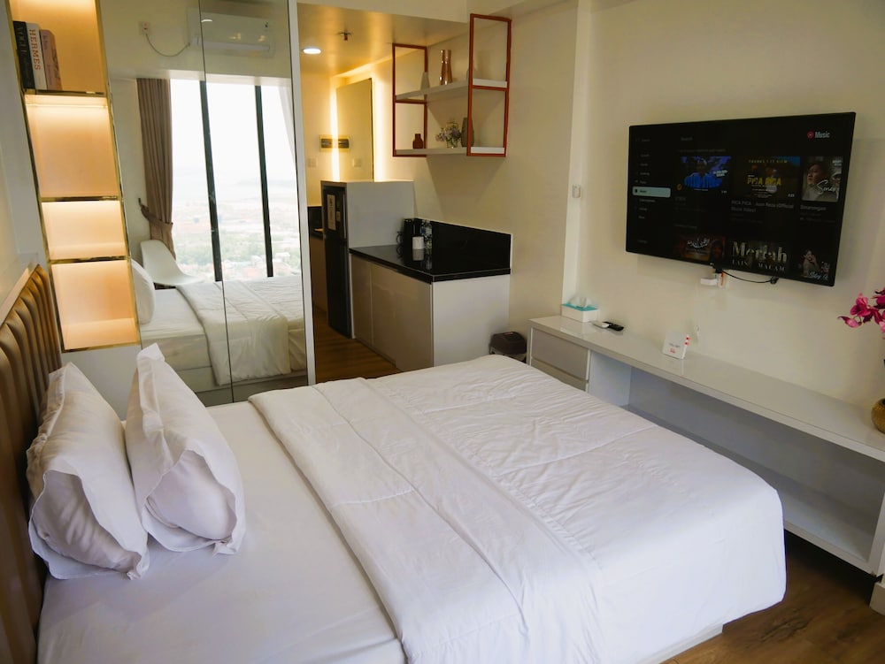 Royal Studio, 1 Queen Bed, Non Smoking, Sea View photo 2