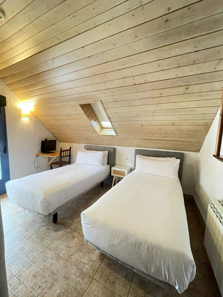 Superior Double or Twin Room, Balcony, Mountain View photo 3
