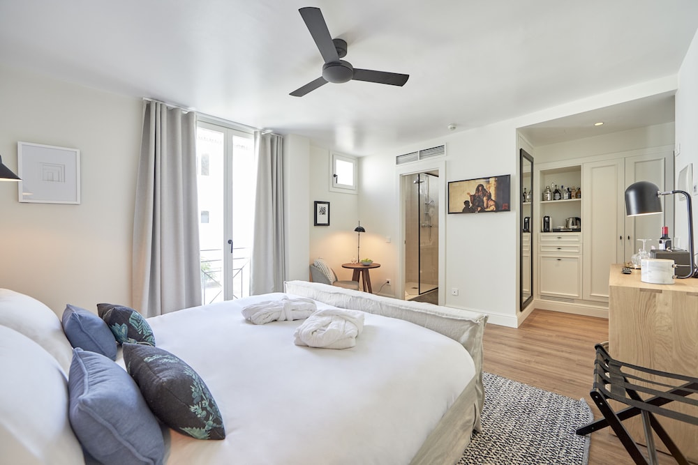 Superior Room - Photo 7