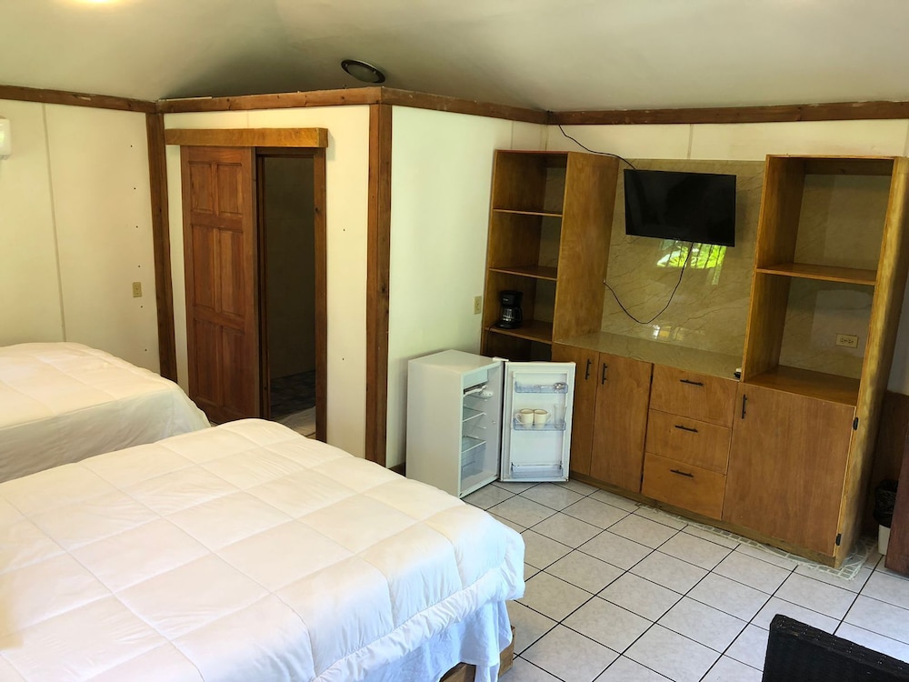 Garden View, Two Double Beds (WE10) photo 2