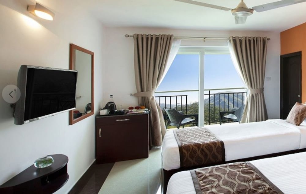 1 Bed Room Family Room With Balcony photo 1