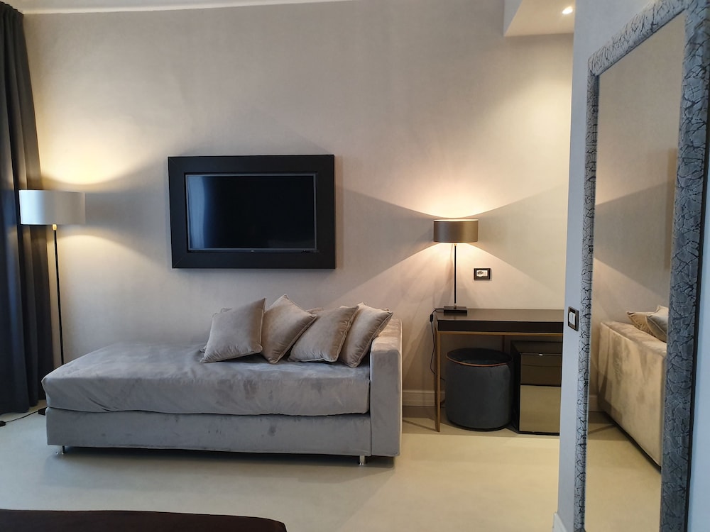Junior Double or Twin Room photo 2