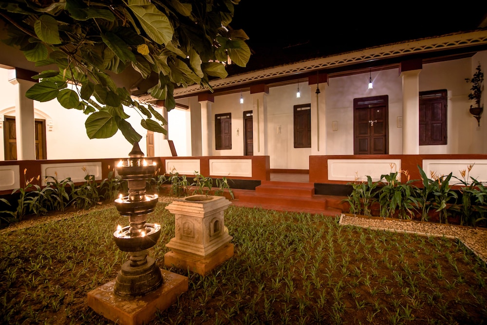 Deluxe Courtyard room - Photo 5