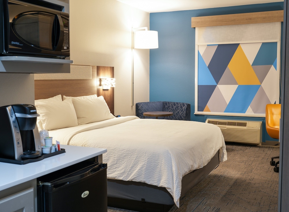 Standard Room, 1 King Bed - Photo 1