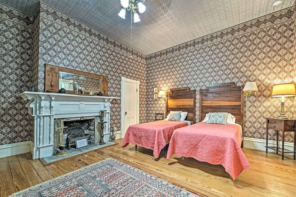 House (4 Bedrooms) photo 2