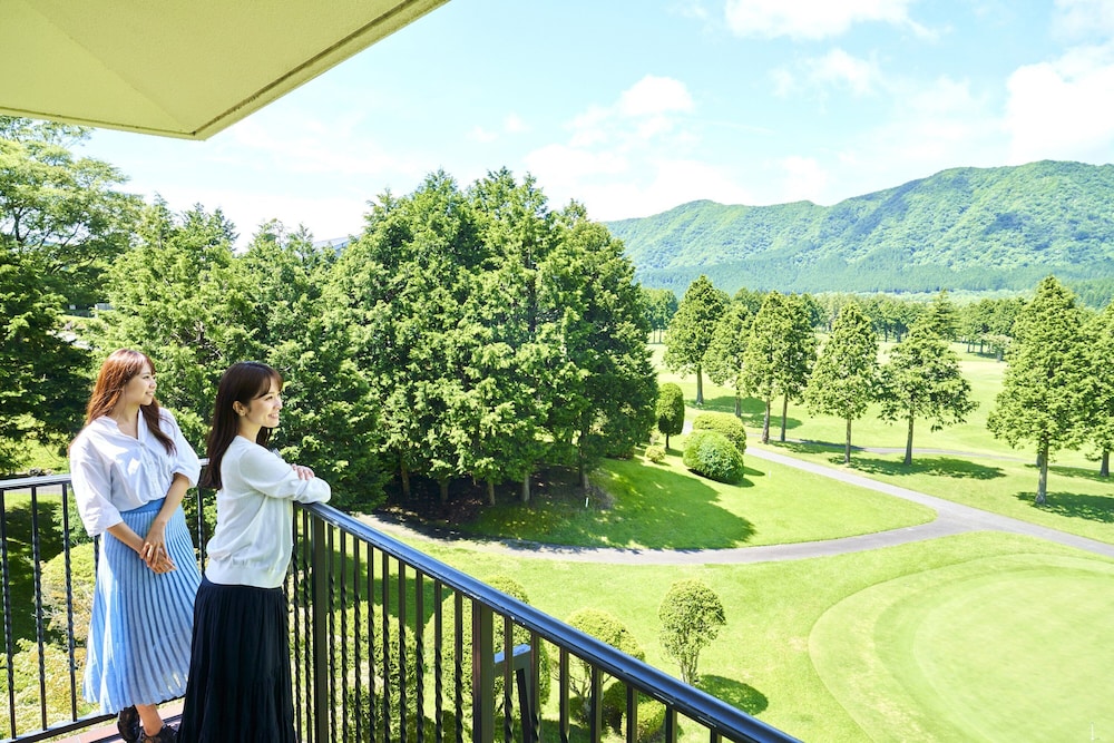 Premier Room, Non-Smoking, Breakfast & Dinner Included Plan (Dinner at 7:30PM, main dish selectable) photo 2