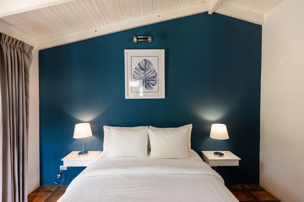 Deluxe Room, 1 Queen Bed - Photo 4