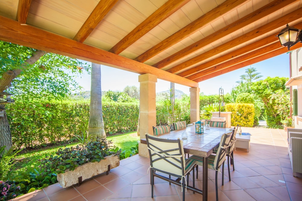 Villa photo 3