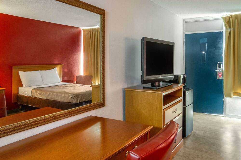 Standard Room, 2 Double Beds, Non Smoking photo 3