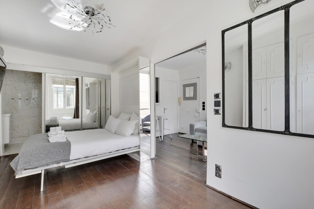 Junior Apartment